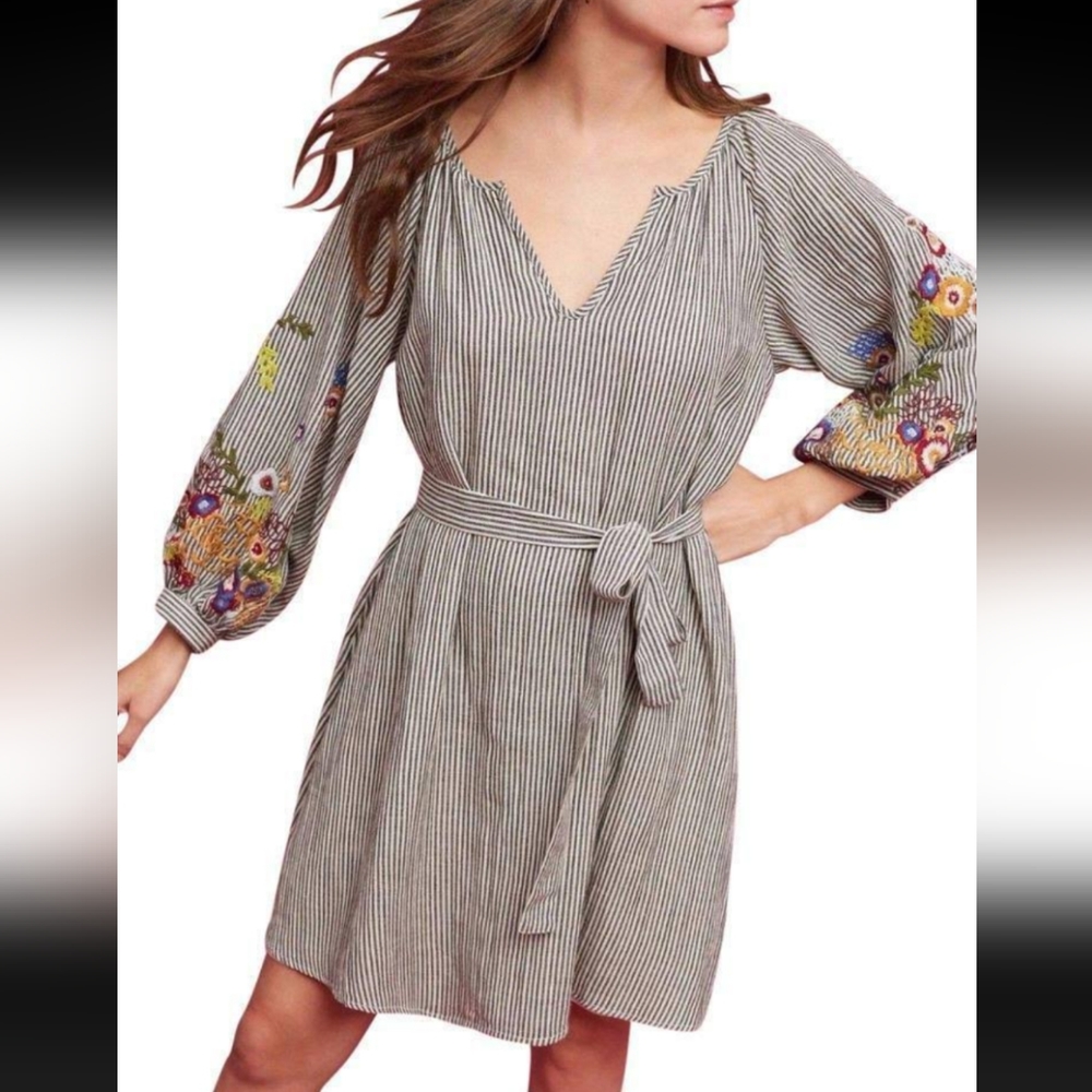 Anthropologie Featherbone Lindsay Embroidered Tunic in Size M